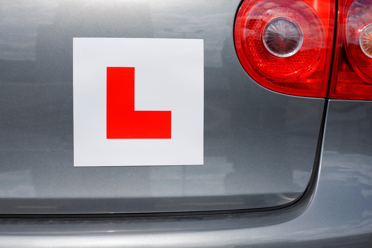 learner plate on a car